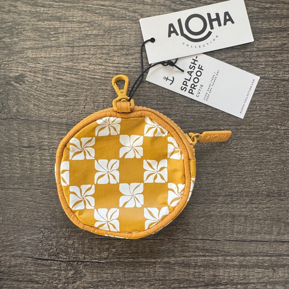 ALOHA Collection Yellow and White cutie